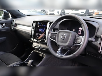 Used Volvo XC40 2025 for sale - 76200082: Photo