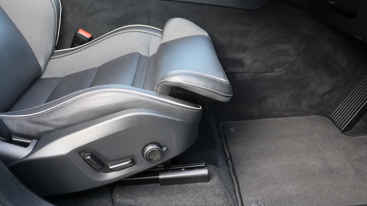 Used Volvo XC60 2025 for sale - 76327371: Photo 30