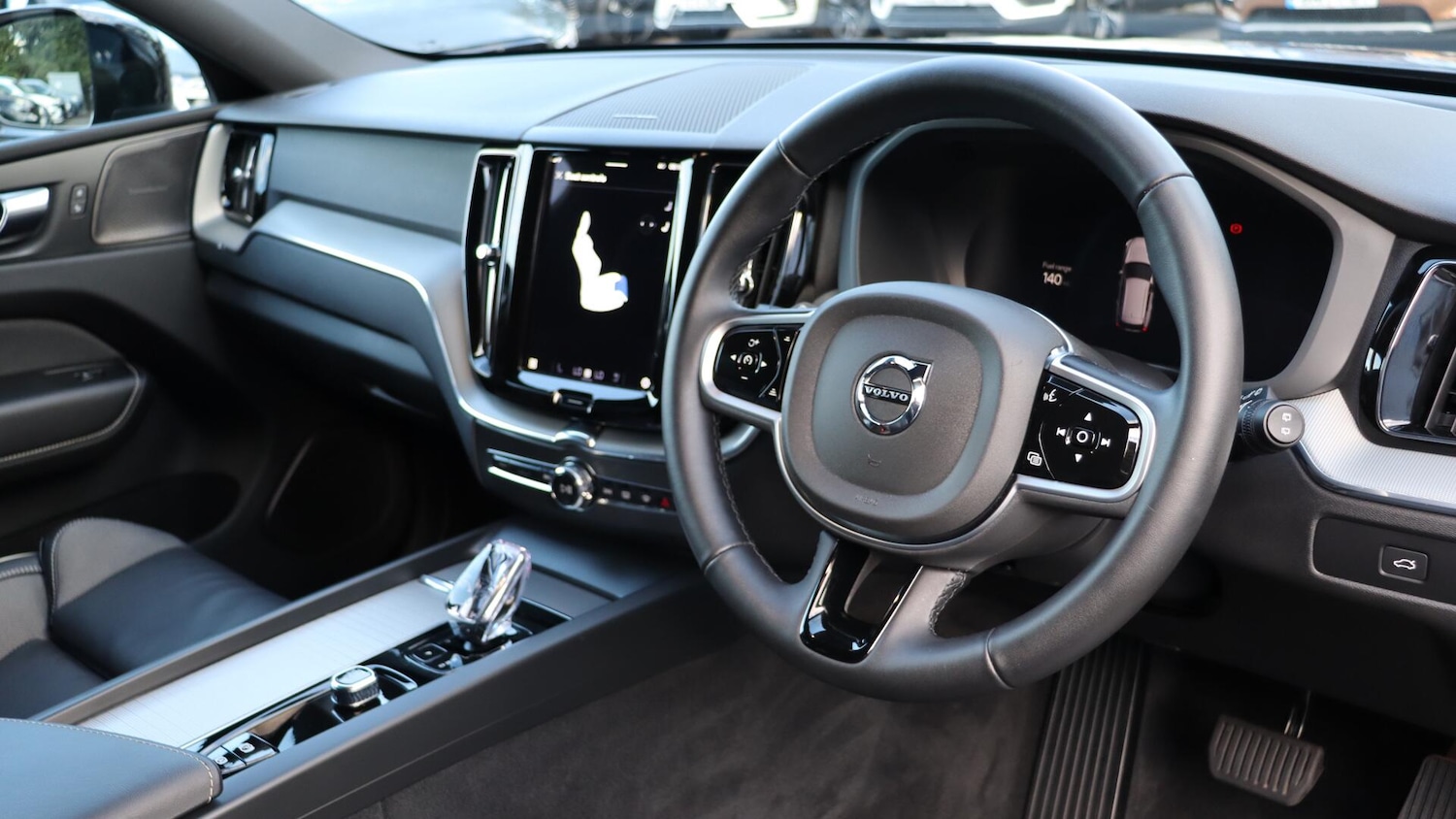 Used Volvo XC60 2025 for sale - 76327371: Photo 4
