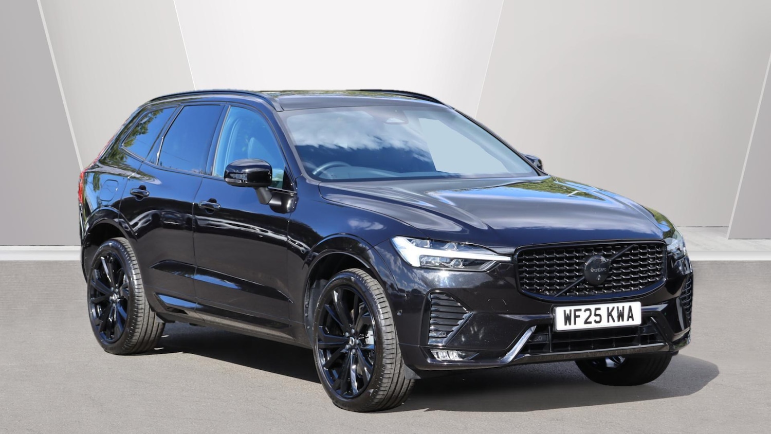 Used Volvo XC60 2025 for sale - 76360850: Photo 1
