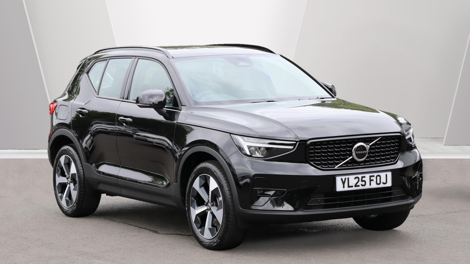 Used Volvo XC40 2025 for sale - 76121563: Photo 1