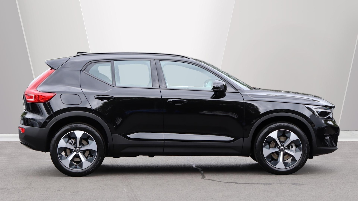 Used Volvo XC40 2025 for sale - 76121563: Photo 3