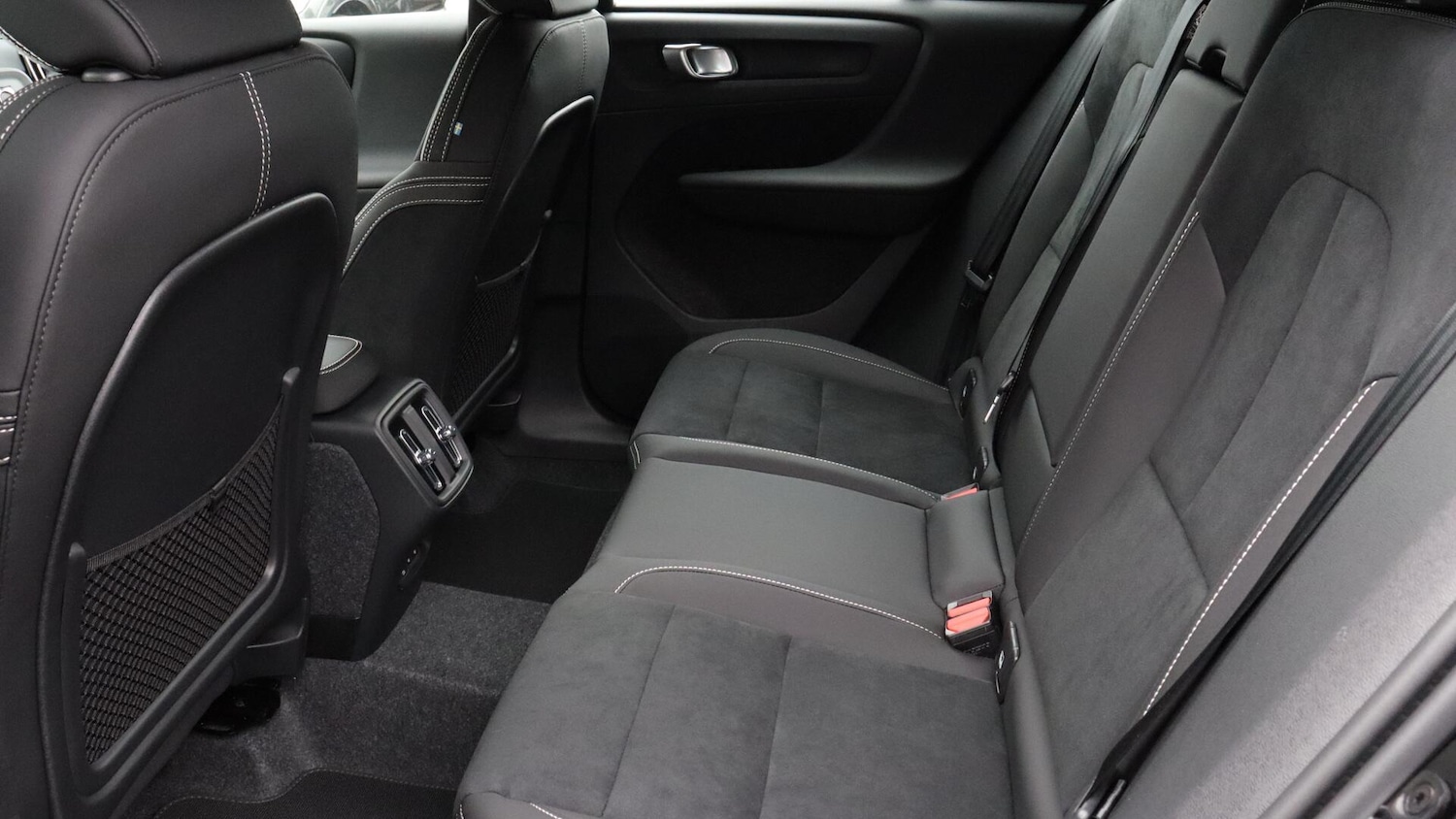 Used Volvo XC40 2025 for sale - 76121563: Photo 33