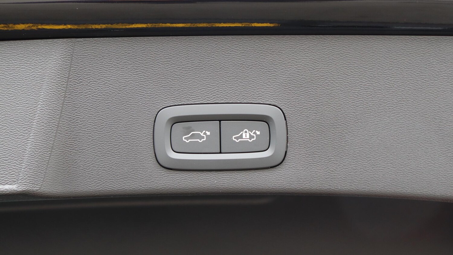 Used Volvo XC40 2025 for sale - 76121563: Photo 35
