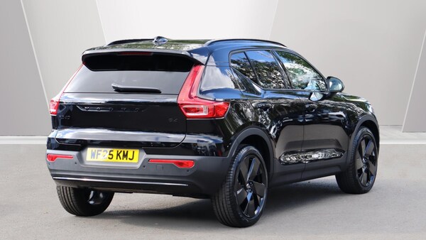 Used Volvo XC40 2025 for sale - 76200145: Photo 2
