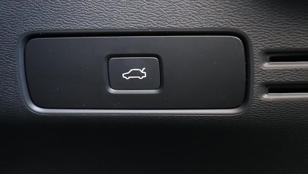 Used Volvo XC40 2025 for sale - 76200145: Photo 44