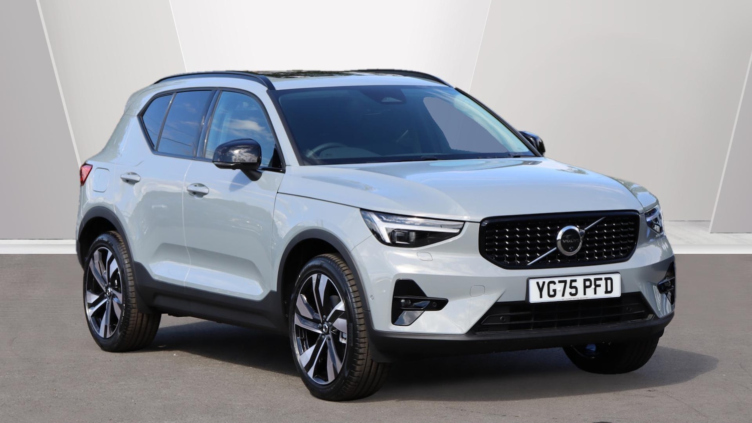 Used Volvo XC40 2025 for sale - 76336481: Photo 1