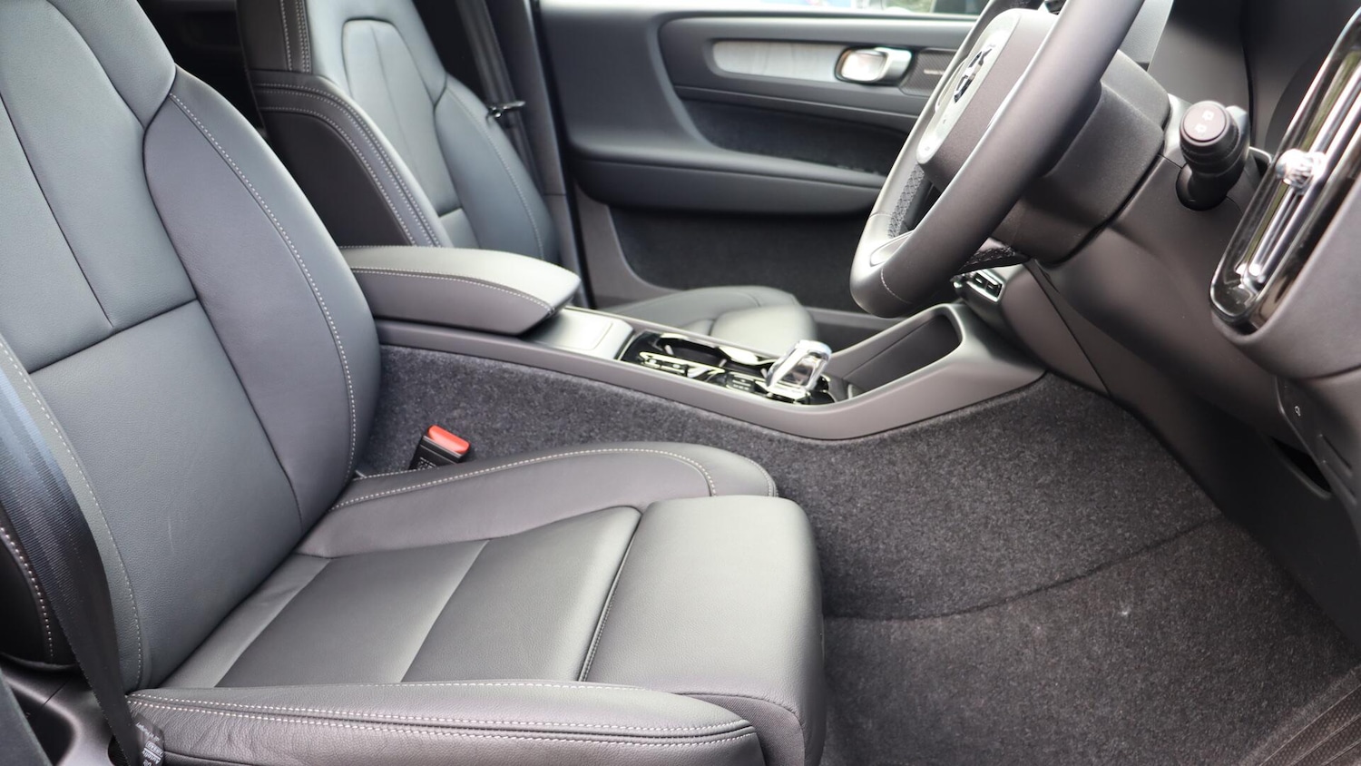 Used Volvo XC40 2025 for sale - 76336481: Photo 10