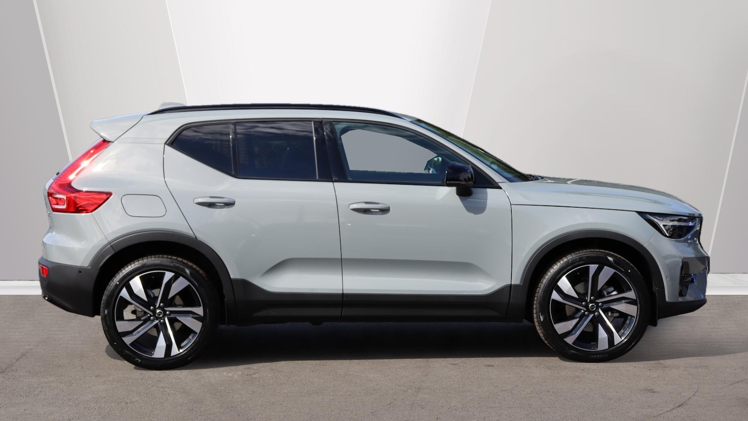 Used Volvo XC40 2025 for sale - 76336481: Photo 3