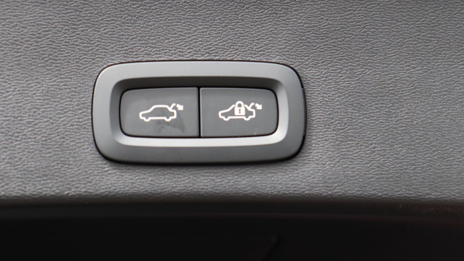 Used Volvo XC40 2025 for sale - 76336481: Photo 35