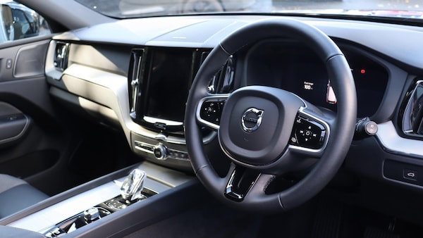 Used Volvo XC60 2025 for sale - 76215106: Photo 4
