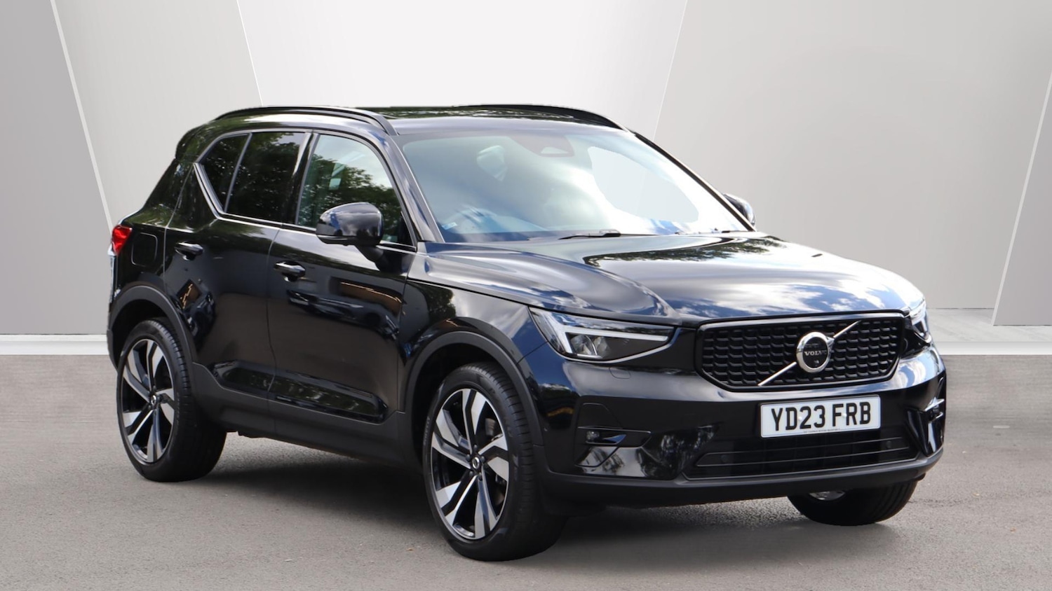 Used Volvo XC40 2023 for sale - 75989793: Photo 1