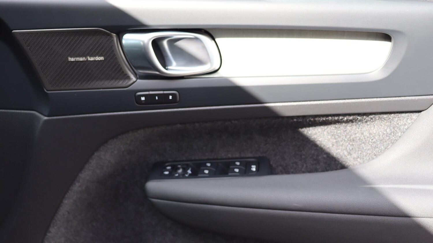 Used Volvo XC40 2023 for sale - 75989793: Photo 29