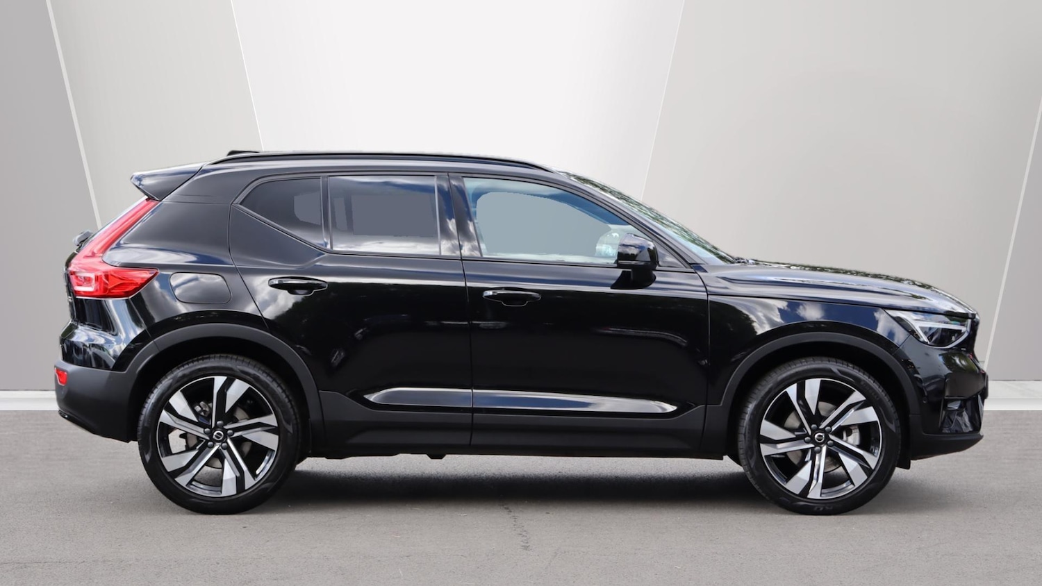 Used Volvo XC40 2023 for sale - 75989793: Photo 3