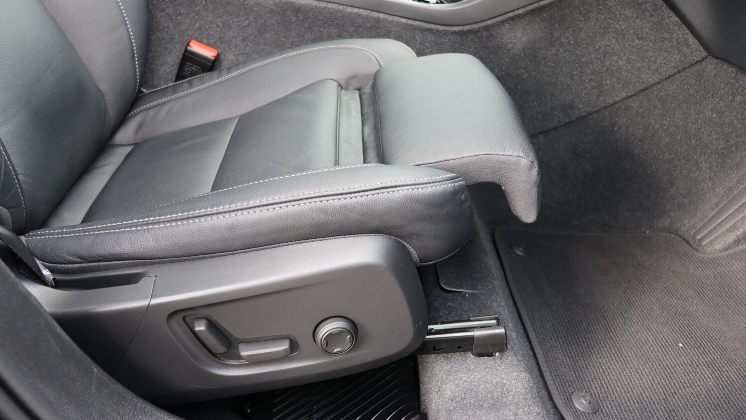 Used Volvo XC40 2023 for sale - 75989793: Photo 30