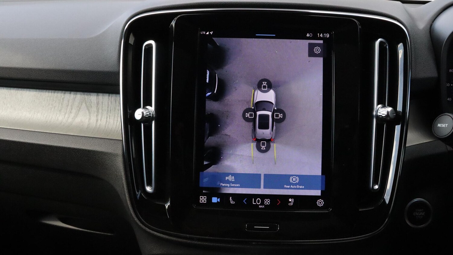 Used Volvo XC40 2023 for sale - 75989793: Photo 32