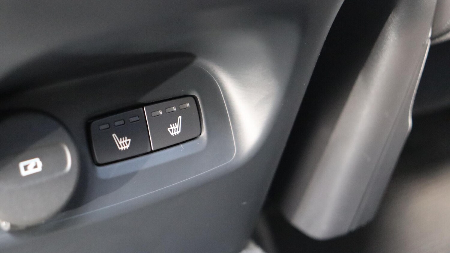 Used Volvo XC40 2023 for sale - 75989793: Photo 41