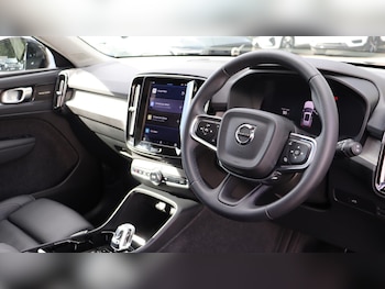 Used Volvo XC40 2023 for sale - 75989793: Photo 4