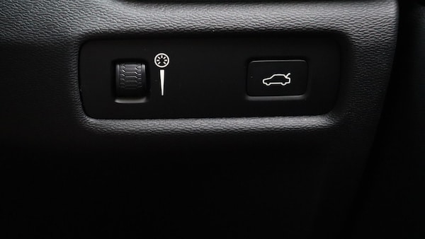 Used Volvo V60 2018 for sale - 76189445: Photo 40