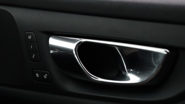 Used Volvo V60 2018 for sale - 76189445: Photo 41