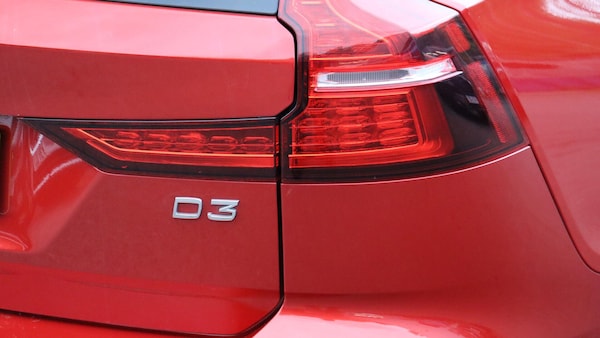 Used Volvo V60 2018 for sale - 76189445: Photo 44