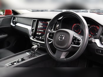 Used Volvo V60 2018 for sale - 76189445: Photo 4