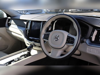 Used Volvo XC60 2020 for sale - 75719436: Photo