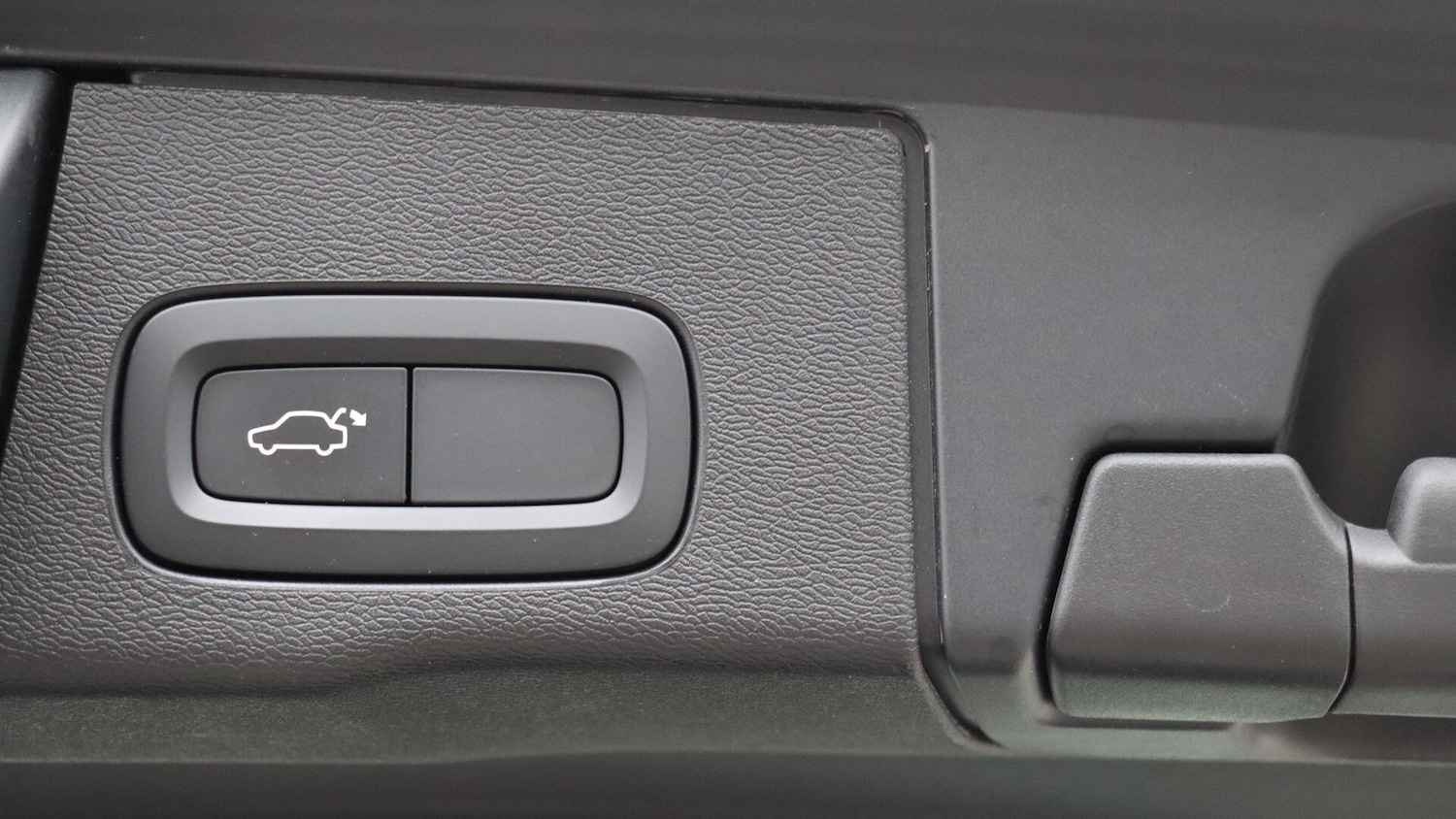 Used Volvo XC60 2022 for sale - 76060154: Photo 35