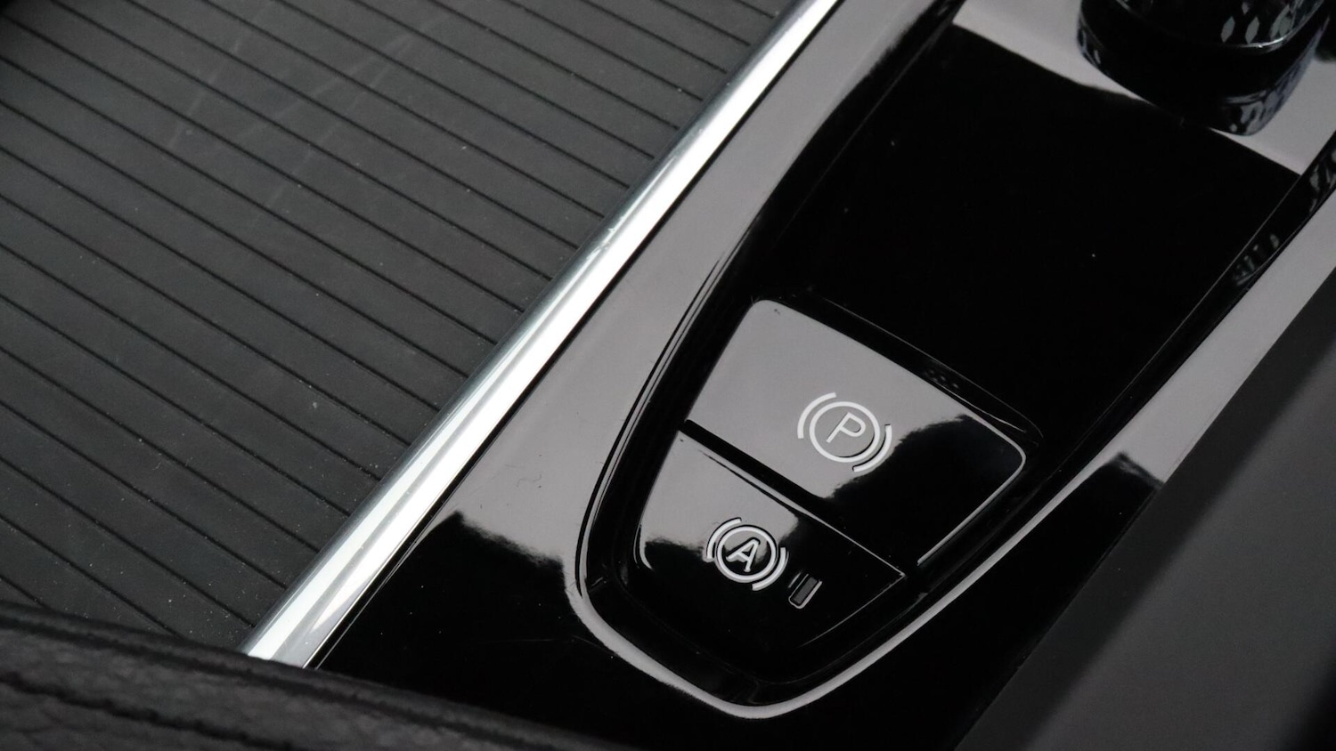 Used Volvo XC60 2022 for sale - 76060154: Photo 40