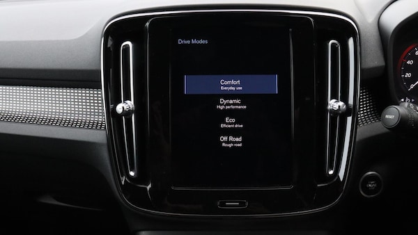 Used Volvo XC40 2021 for sale - 76307691: Photo 16