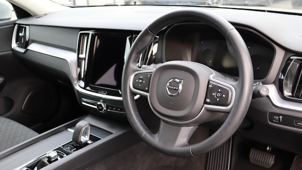 Used Volvo V60 2021 for sale - 75646253: Photo 4