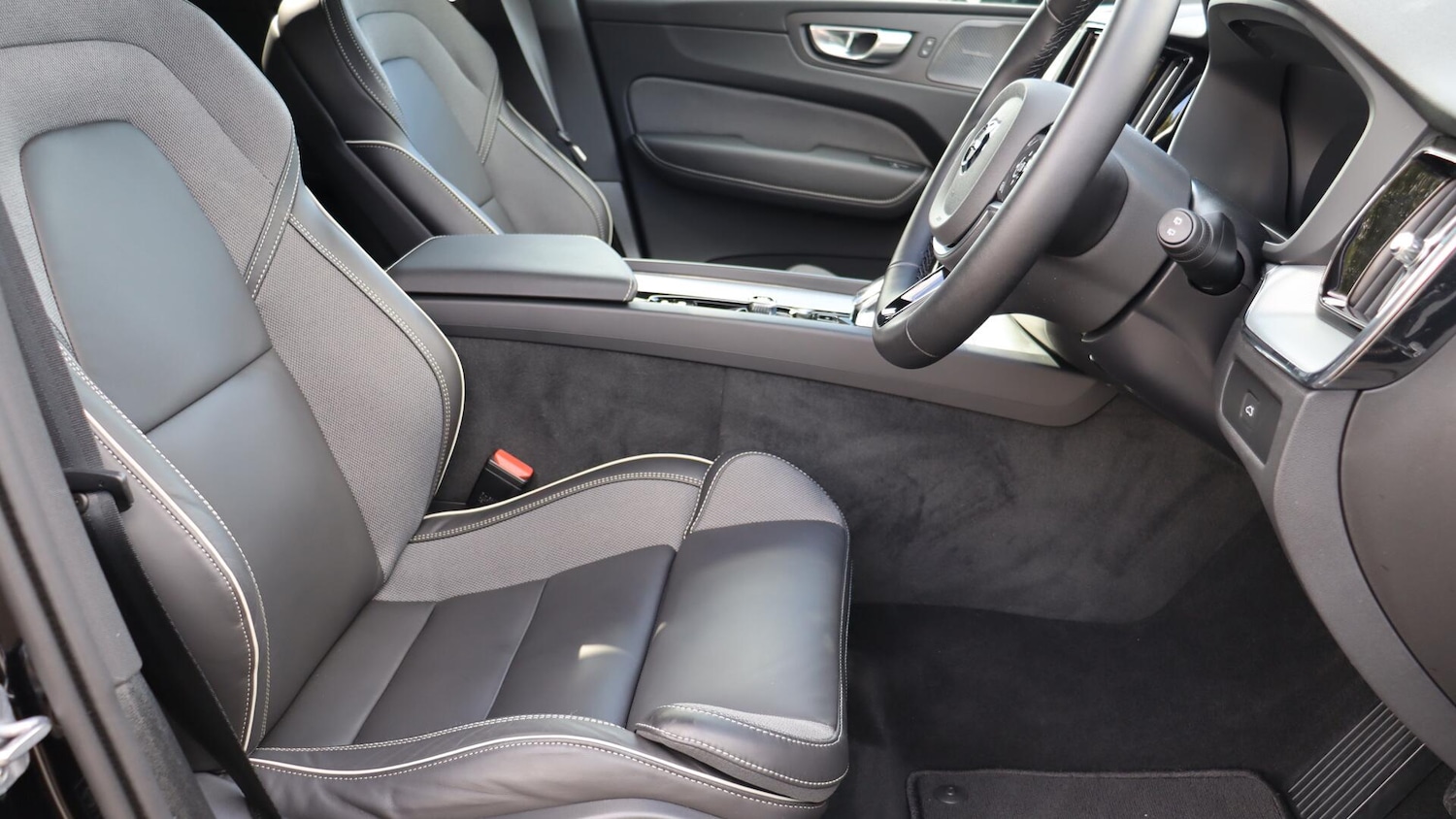 Used Volvo XC60 2025 for sale - 76084357: Photo 10