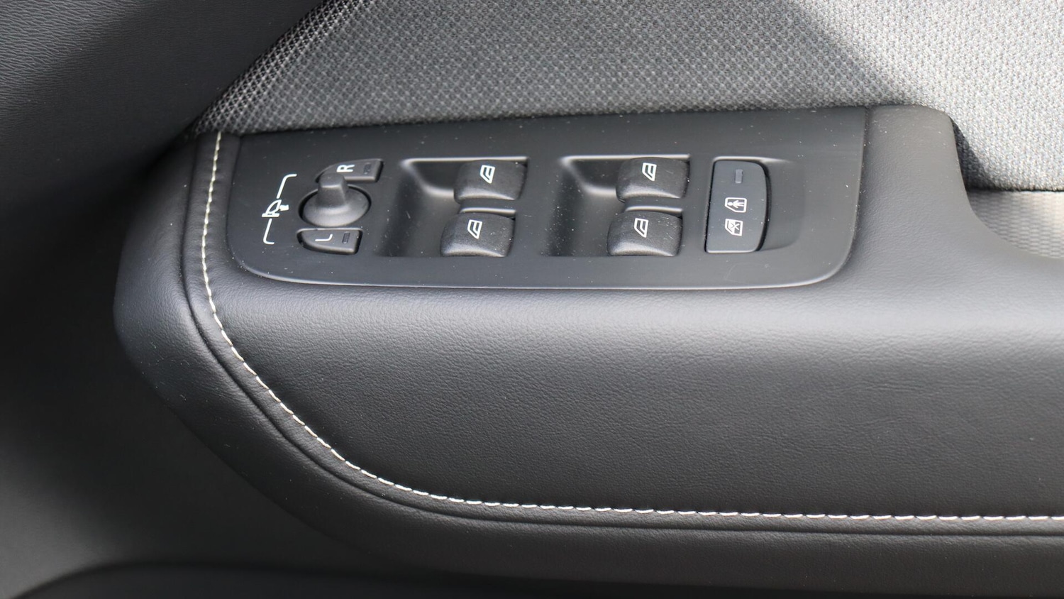 Used Volvo XC60 2025 for sale - 76084357: Photo 24