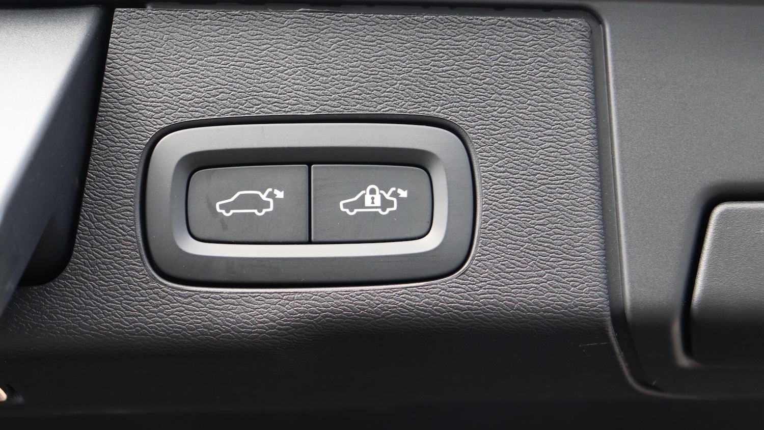 Used Volvo XC60 2025 for sale - 76084357: Photo 35