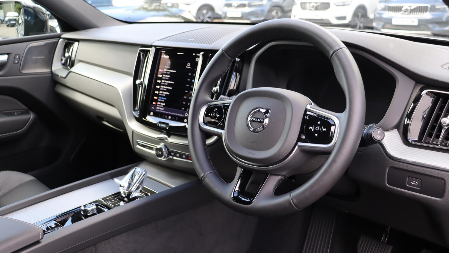 Used Volvo XC60 2025 for sale - 76084357: Photo 4
