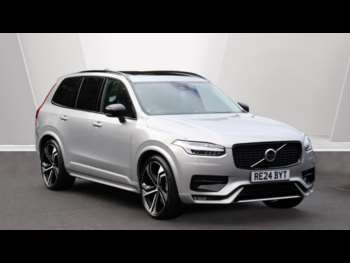 (24) - B5 (P) AWD Ultra Dark (22' Alloys, Sunroof, Massage Seats) 5-Door