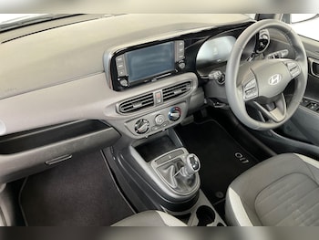 Used Hyundai i10 2024 for sale - 76677247: Photo