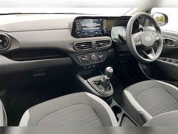 Used Hyundai i10 2024 for sale - 76677106: Photo