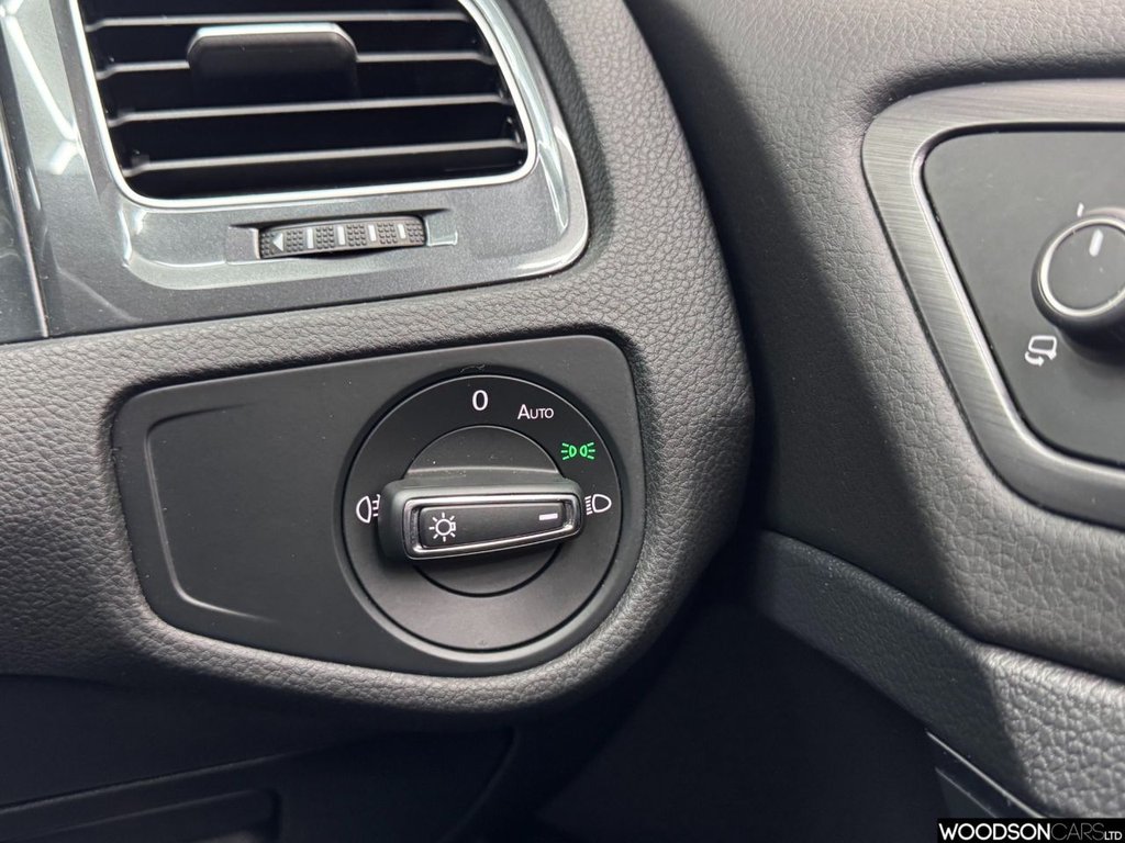 Used Volkswagen Golf 2020 for sale - 76469643: Photo 31