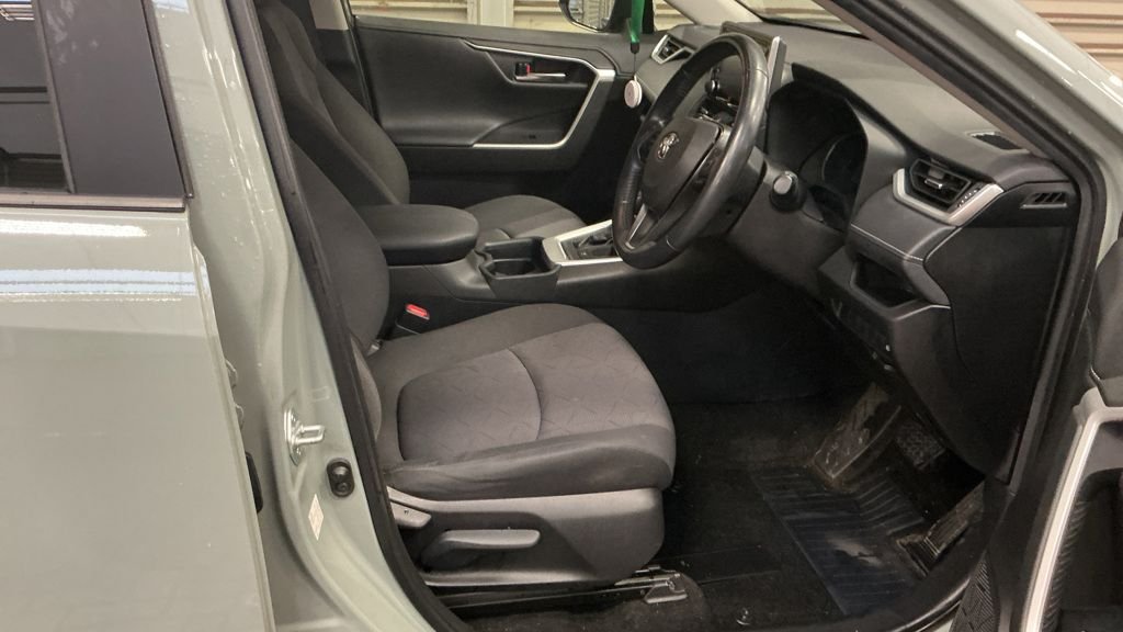 Used Toyota RAV4 2020 for sale - 77422372: Photo 5