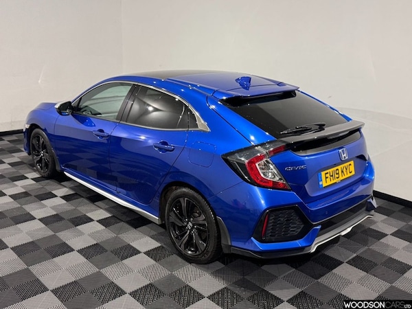 Used Honda Civic 2019 for sale - 76080279: Photo 2