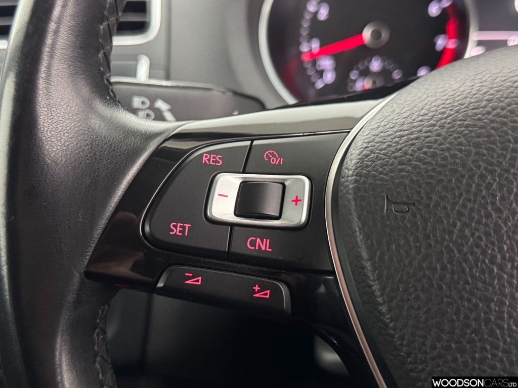 Used Volkswagen Polo 2016 for sale - 76698441: Photo 16