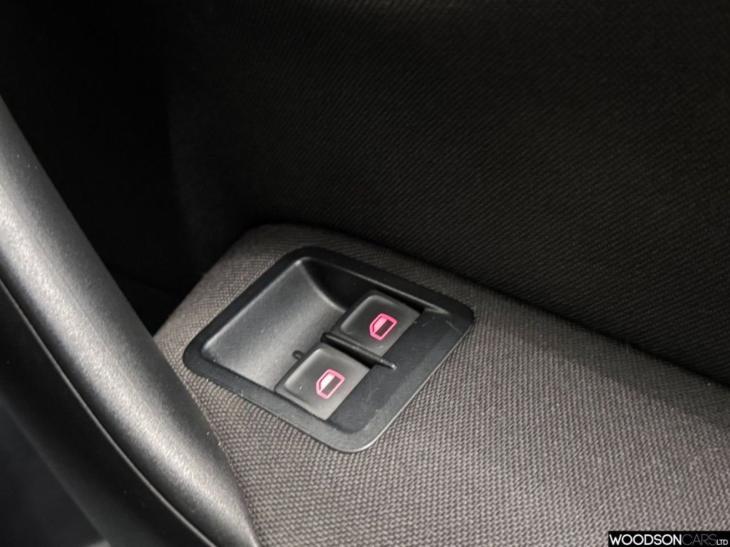 Used Volkswagen Polo 2016 for sale - 76698441: Photo 33