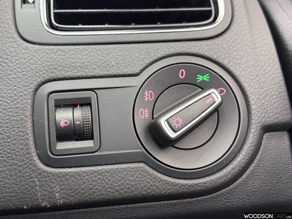 Used Volkswagen Polo 2016 for sale - 76698441: Photo 34