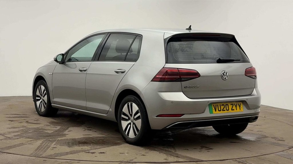 Used Volkswagen Golf 2020 for sale - 77212430: Photo 2