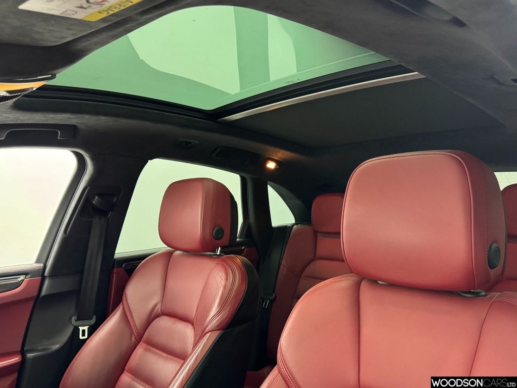 Used Porsche Macan 2016 for sale - 78022159: Photo 11