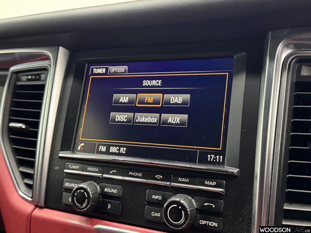 Used Porsche Macan 2016 for sale - 78022159: Photo 19