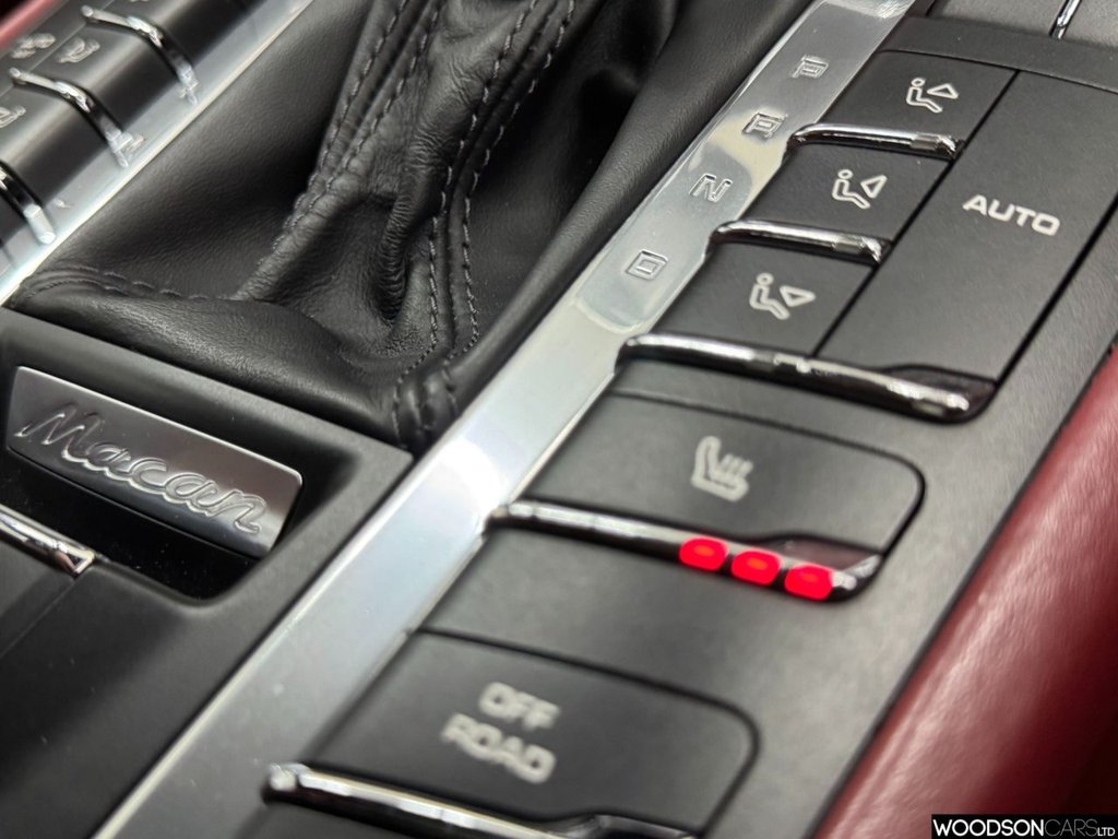 Used Porsche Macan 2016 for sale - 78022159: Photo 34