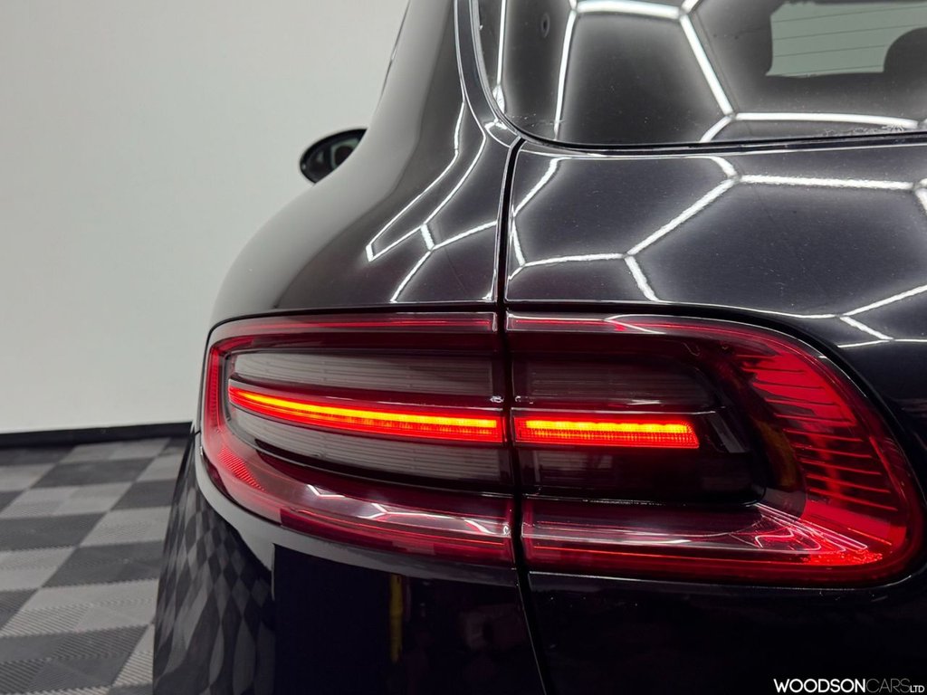 Used Porsche Macan 2016 for sale - 78022159: Photo 43