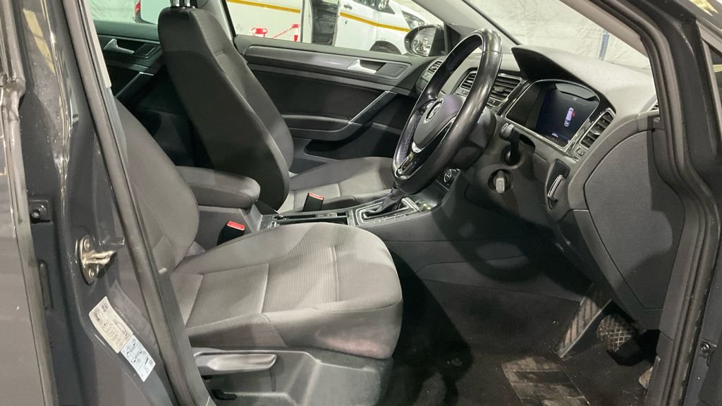 Used Volkswagen Golf 2020 for sale - 77483403: Photo 4